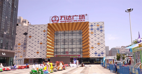 城投&middot;蓉国新坊地处常德西城核芯，位于芙蓉王新城、高铁新城与万达商圈交汇中心，周边配套丰富，有双商圈和双学府。项目继承城投品质，打造全龄宜居空间，提升业主幸福指数。