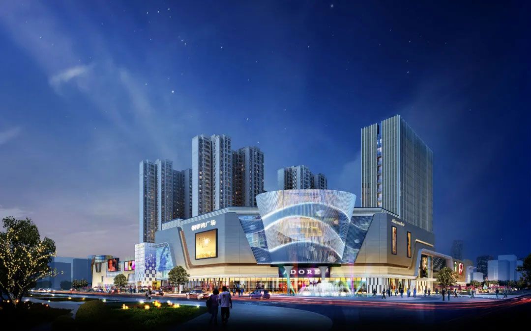 铜锣湾广场项目位于南县沿湖路与桂花园路交汇处（新人民医院斜对面）