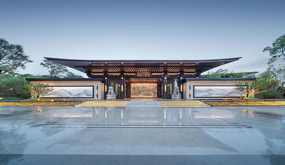 建发央著项目位于益阳大道万达广场北侧