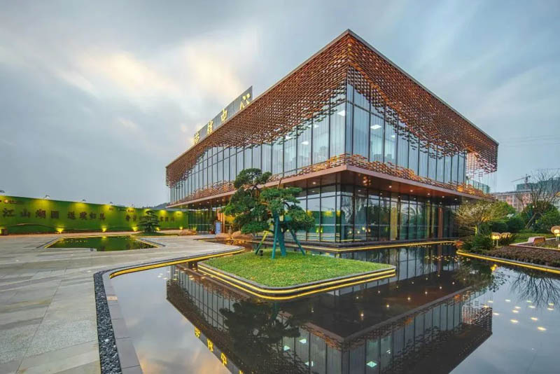 汇景雍和居项目位于嘉禾县郴州市郴江中路与郴江河交汇处(王仙桥旁)