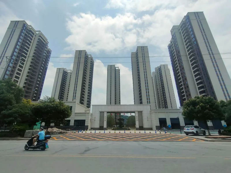 睿锋华府项目位于临武县香花路与大武路交汇处