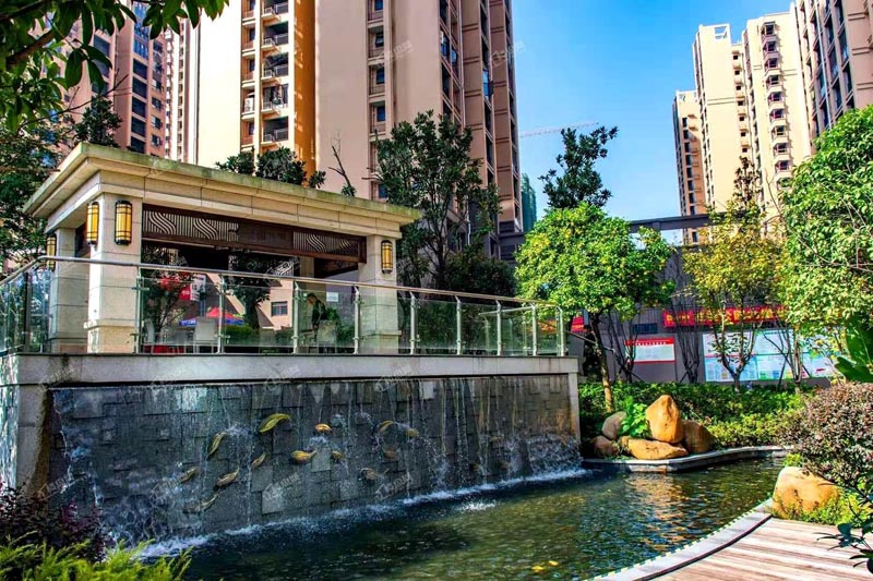 明大公园九里项目位于郴州香雪中路东坡岭隧道口右转200米