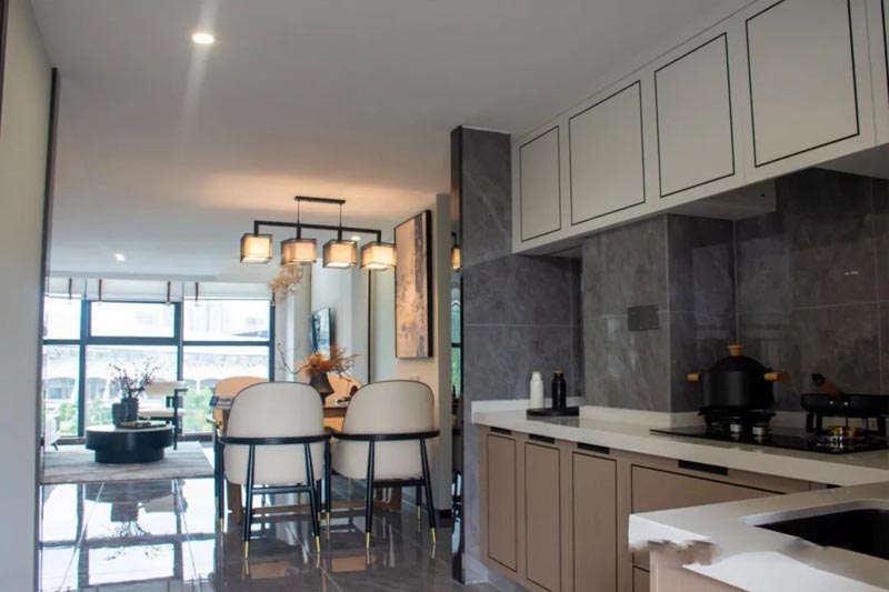 兴康城东央商业广场项目位于郴州市苏仙区白水路跟郴县路交汇处