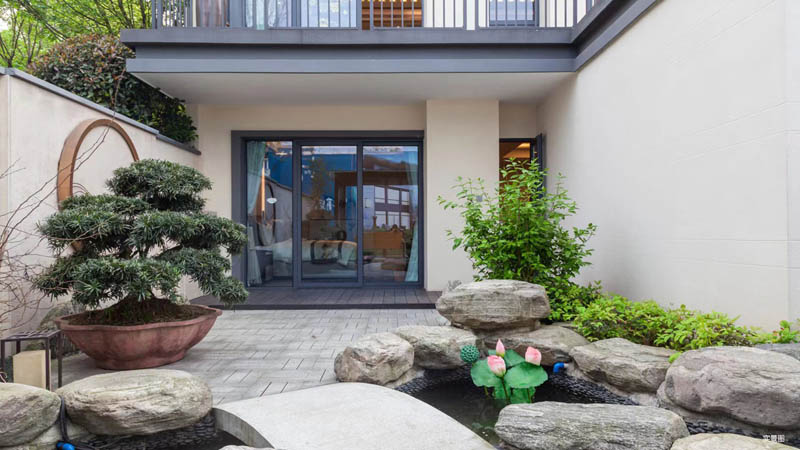 雅居乐合景南麓山居项目位于郴州市苏仙区飞天山镇和平村（郴州大道旁）