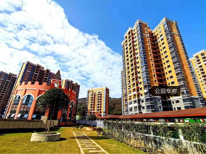 公园华府项目位于郴州市国庆南路和青年大道的交汇处