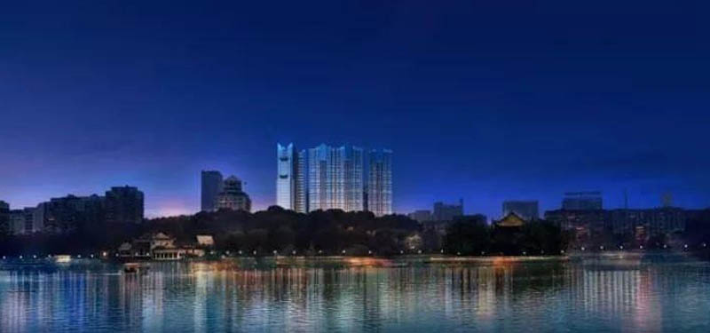 北湖中央公园项目位于郴州市人民西路8号，北湖公园南门左侧